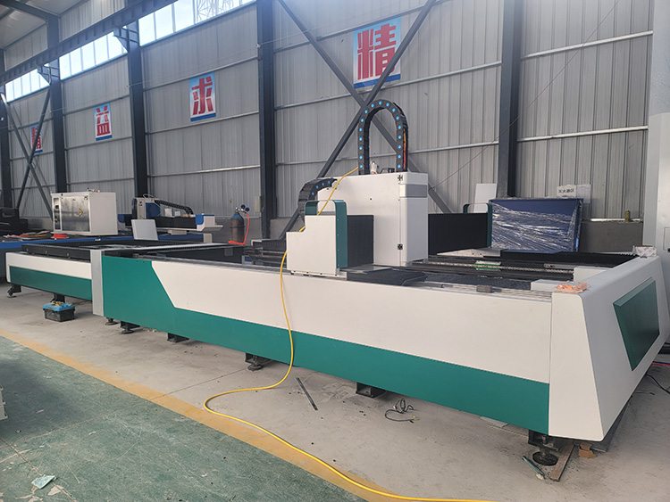 Fiber Laser Cutting Machine DA-1530L